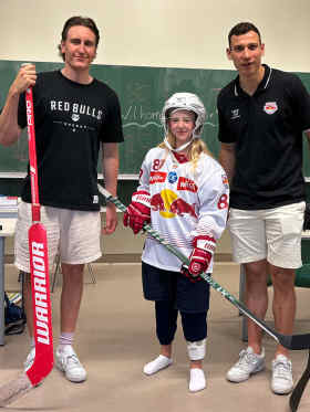 Große Begeisterung beim Schulbesuch der Red Bulls in Seekirchen