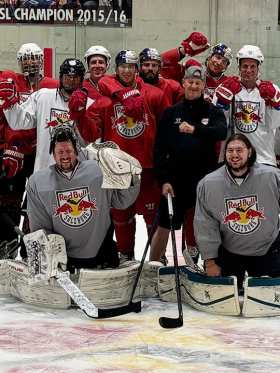 ÖSV Speed Group with the champion on the ice rink 