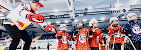 Eishockey 1x1: Eine Initiative, die neue Eishockeyprofis und Eishockeyfans sc...