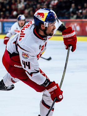 Red Bulls win hard-fought duel in Klagenfurt in overtime Red Bulls win hard-fought duel in Klagenfurt in overtime