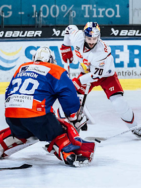 Red Bulls celebrate a clear 4-0 victory in Innsbruck