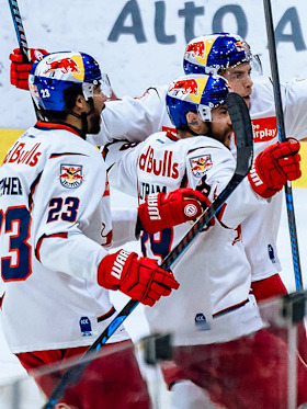 Thomas Raffl gewinnt sein Jubiläumsspiel mit den Red Bulls in Bozen Thomas Raffl gewinnt sein Jubiläumsspiel mit den Red Bulls in Bozen