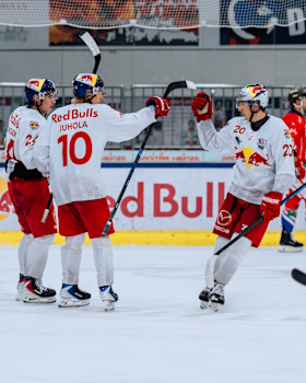 Juniors become first team to secure playoff spot