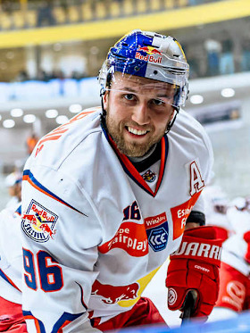 Die Stürmer Peter Schneider und Mario Huber bleiben Red Bulls  