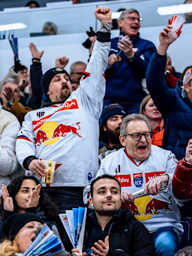 Sichere dir jetzt deine Abokarte! 