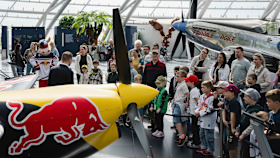 260427 CheckerBande im Hangar-7-FOTO-1 260427 CheckerBande im Hangar-7-FOTO-1