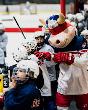 Rookie Bulls Mini Camps bringen Spiel und Spaß aufs Eis