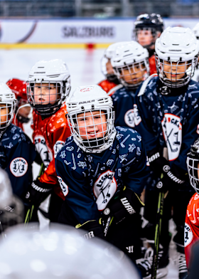 Eishockey 1x1 begeistert rund 50 Kinder in Salzburg